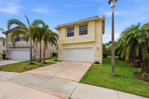 House in Miramar, Florida 4 bedrooms, 218.04 sq.m. № 2186116 - photo 3