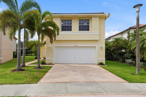 House in Miramar, Florida 4 bedrooms, 218.04 sq.m. № 2186116