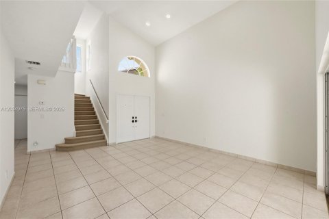 House in Miramar, Florida 4 bedrooms, 218.04 sq.m. № 2186116 - photo 8