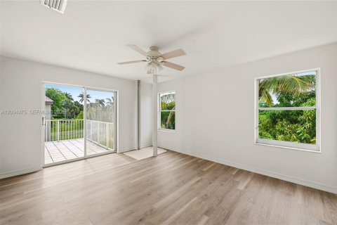 House in Miramar, Florida 4 bedrooms, 218.04 sq.m. № 2186116 - photo 24