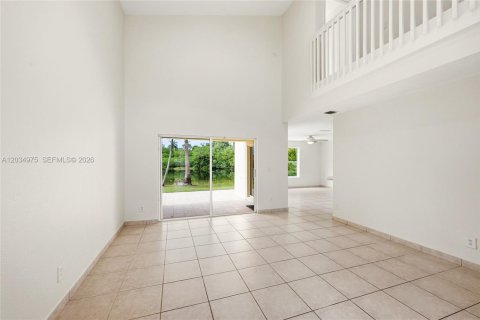 House in Miramar, Florida 4 bedrooms, 218.04 sq.m. № 2186116 - photo 5