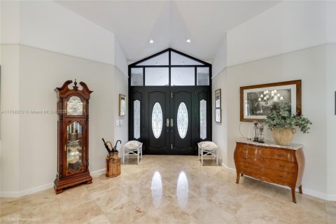 House in Miami, Florida 5 bedrooms, 373.19 sq.m. № 1693143 - photo 5