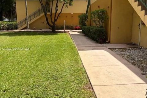 Apartment in Doral, Florida 3 bedrooms, 103.03 sq.m. № 2170065 - photo 12