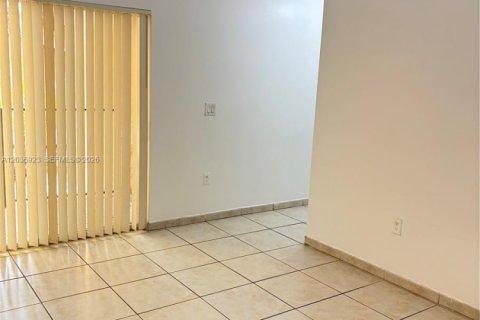 Apartment in Doral, Florida 3 bedrooms, 103.03 sq.m. № 2170065 - photo 11