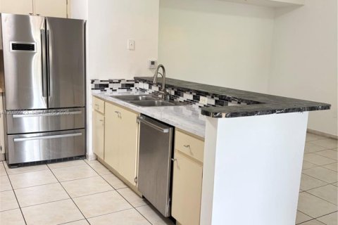 Apartment in Doral, Florida 3 bedrooms, 103.03 sq.m. № 2170065 - photo 5
