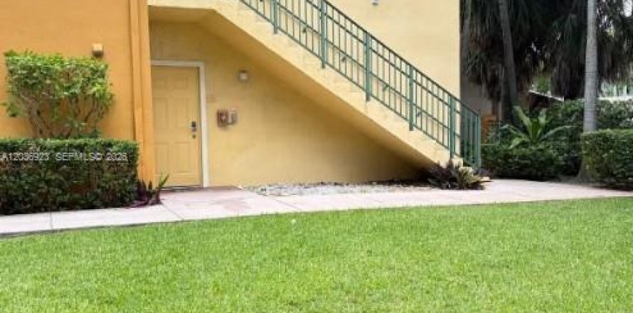 Apartment in Doral, Florida 3 bedrooms, 103.03 sq.m. № 2170065