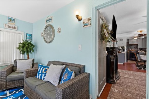 Casa en St. Lucie, Florida 2 dormitorios, 63.55 m2 № 2300507