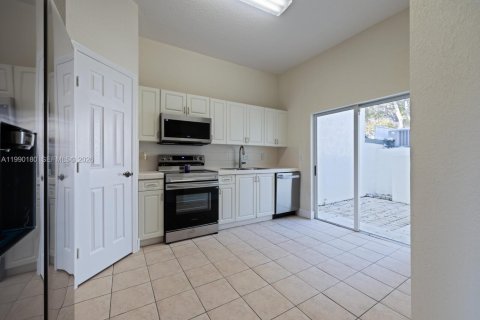 Купить таунхаус в Хомстед, Флорида 2 спальни, 132.94м2, № 2057035 - фото 11