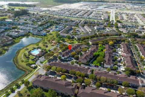 Купить таунхаус в Хомстед, Флорида 2 спальни, 132.94м2, № 2057035 - фото 21