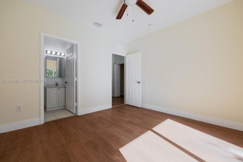 Купить таунхаус в Хомстед, Флорида 2 спальни, 132.94м2, № 2057035 - фото 27