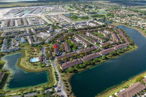 Купить таунхаус в Хомстед, Флорида 2 спальни, 132.94м2, № 2057035 - фото 17