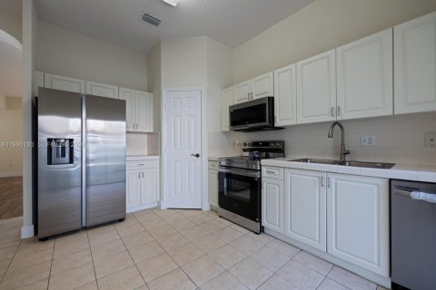 Купить таунхаус в Хомстед, Флорида 2 спальни, 132.94м2, № 2057035 - фото 13