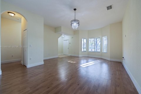 Купить таунхаус в Хомстед, Флорида 2 спальни, 132.94м2, № 2057035 - фото 2