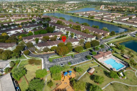 Купить таунхаус в Хомстед, Флорида 2 спальни, 132.94м2, № 2057035 - фото 5