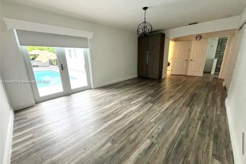 Casa en venta en North Miami, Florida, 3 dormitorios, 152.45 m2 № 1839678 - foto 12