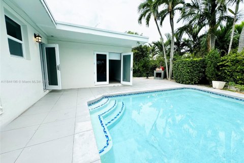 Casa en venta en North Miami, Florida, 3 dormitorios, 152.45 m2 № 1839678 - foto 25