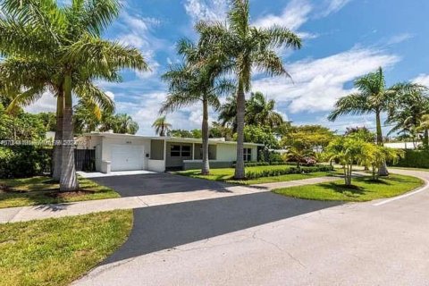 Casa en venta en North Miami, Florida, 3 dormitorios, 152.45 m2 № 1839678 - foto 29