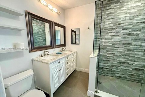 Casa en venta en North Miami, Florida, 3 dormitorios, 152.45 m2 № 1839678 - foto 14