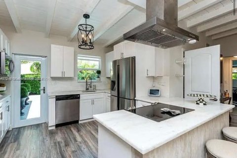 Casa en venta en North Miami, Florida, 3 dormitorios, 152.45 m2 № 1839678 - foto 4