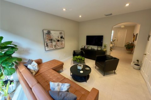 Townhouse in Miami, Florida 3 bedrooms, 163.32 sq.m. № 2043214 - photo 7