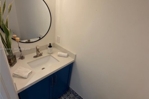 Townhouse in Miami, Florida 3 bedrooms, 163.32 sq.m. № 2043214 - photo 10