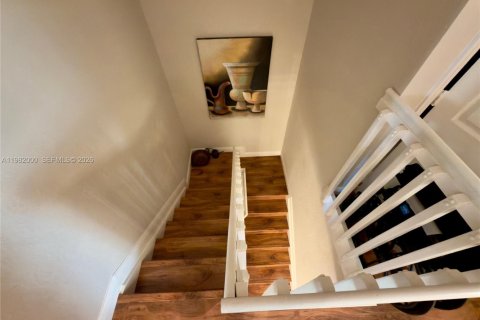 Townhouse in Miami, Florida 3 bedrooms, 163.32 sq.m. № 2043214 - photo 18