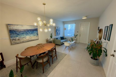 Townhouse in Miami, Florida 3 bedrooms, 163.32 sq.m. № 2043214 - photo 4