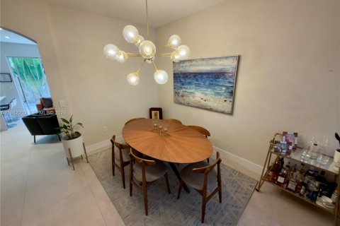 Townhouse in Miami, Florida 3 bedrooms, 163.32 sq.m. № 2043214 - photo 14