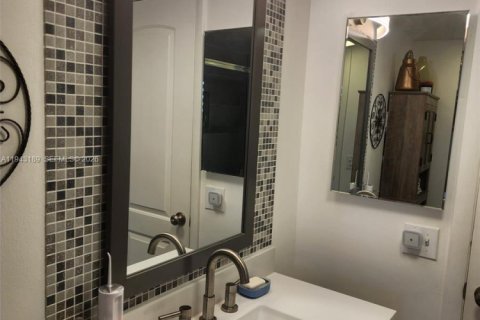 Copropriété à vendre à Boynton Beach, Floride: 2 chambres, 67.73 m2 № 1999605 - photo 12