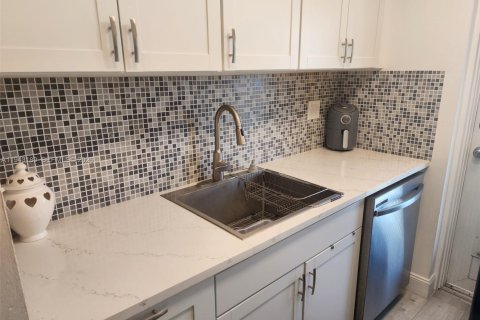 Copropriété à vendre à Boynton Beach, Floride: 2 chambres, 67.73 m2 № 1999605 - photo 7