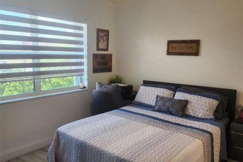 Copropriété à vendre à Boynton Beach, Floride: 2 chambres, 67.73 m2 № 1999605 - photo 10