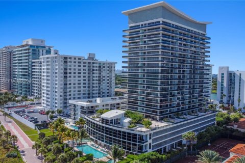 Condo in Miami Beach, Florida, 2 bedrooms  № 1994070 - photo 15