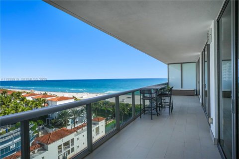 Condo in Miami Beach, Florida, 2 bedrooms  № 1994070 - photo 3