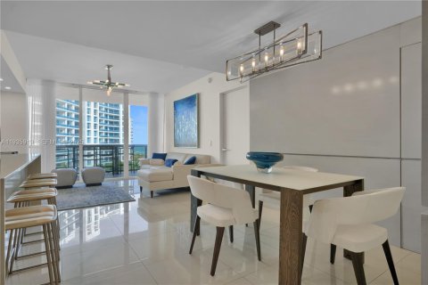 Condo in Miami Beach, Florida, 2 bedrooms  № 1994070 - photo 20