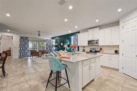 House in Kissimmee, Florida 7 bedrooms, 328.22 sq.m. № 2091577 - photo 7