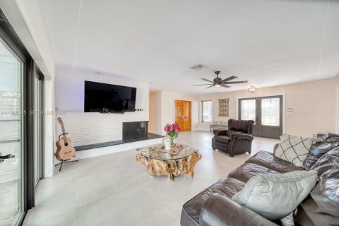Casa en venta en Palmetto Bay, Florida, 3 dormitorios, 201.78 m2 № 2031567 - foto 6