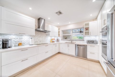 Casa en venta en Palmetto Bay, Florida, 3 dormitorios, 201.78 m2 № 2031567 - foto 12