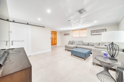 Casa en venta en Palmetto Bay, Florida, 3 dormitorios, 201.78 m2 № 2031567 - foto 17