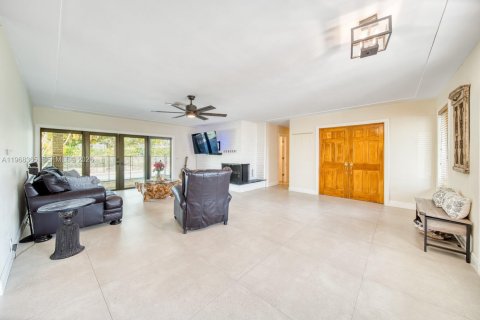 Casa en venta en Palmetto Bay, Florida, 3 dormitorios, 201.78 m2 № 2031567 - foto 5