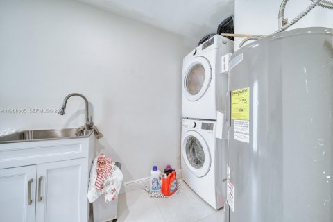 Casa en venta en Palmetto Bay, Florida, 3 dormitorios, 201.78 m2 № 2031567 - foto 18