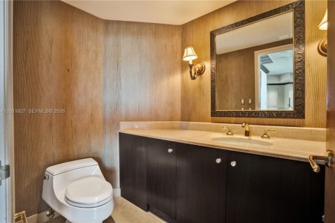 Condo in Aventura, Florida, 2 bedrooms  № 2074955 - photo 22