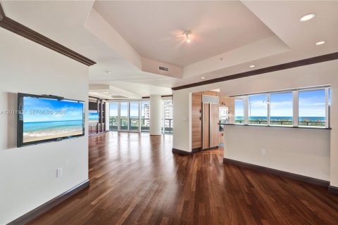 Condo in Aventura, Florida, 2 bedrooms  № 2074955 - photo 8
