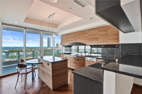 Condo in Aventura, Florida, 2 bedrooms  № 2074955 - photo 12