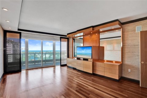 Condo in Aventura, Florida, 2 bedrooms  № 2074955 - photo 25