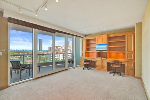 Condo in Aventura, Florida, 2 bedrooms  № 2074955 - photo 15
