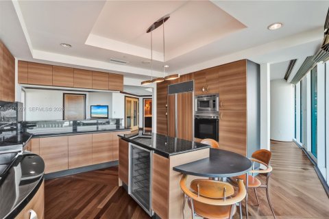 Condo in Aventura, Florida, 2 bedrooms  № 2074955 - photo 14