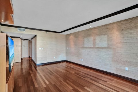 Condo in Aventura, Florida, 2 bedrooms  № 2074955 - photo 24