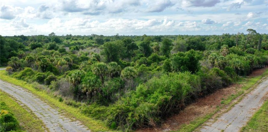 Land in North Port, Florida № 2201692