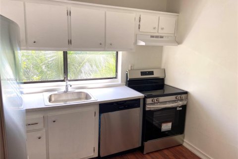 Condominio en alquiler en Sunny Isles Beach, Florida, 1 dormitorio, 71.26 m2 № 1893291 - foto 7