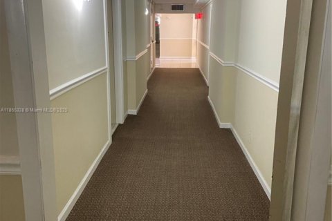 Condominio en alquiler en Sunny Isles Beach, Florida, 1 dormitorio, 71.26 m2 № 1893291 - foto 13